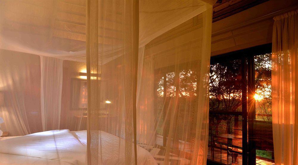 Victoria Falls Safari Suites Eksteriør bilde