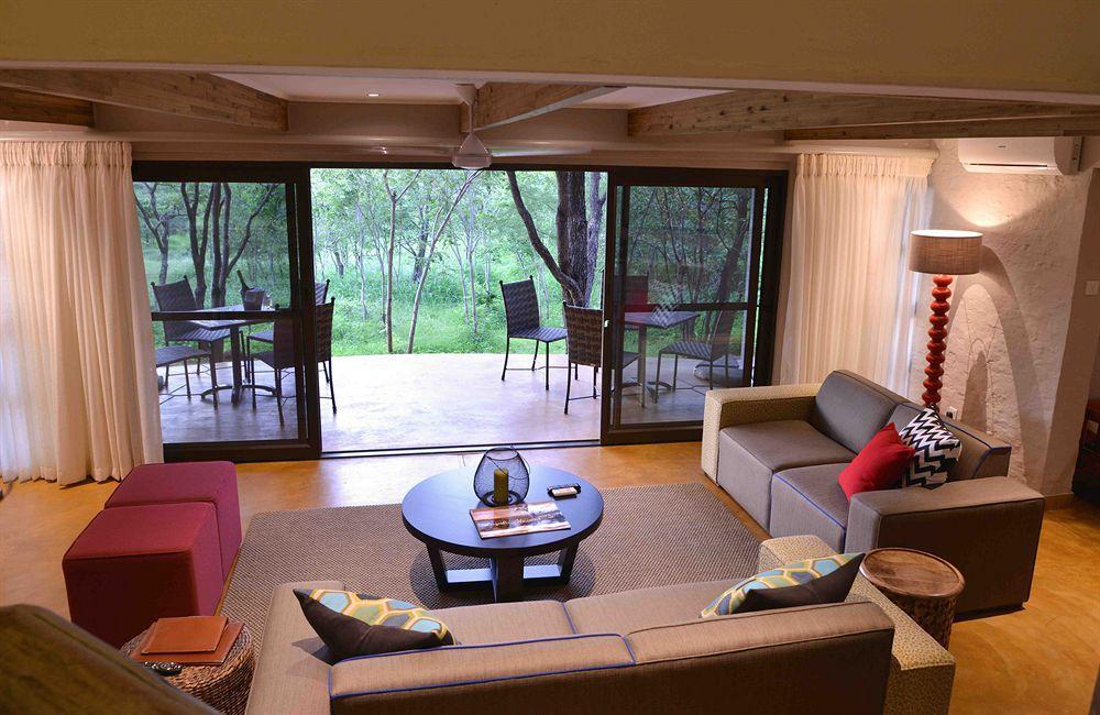Victoria Falls Safari Suites Eksteriør bilde