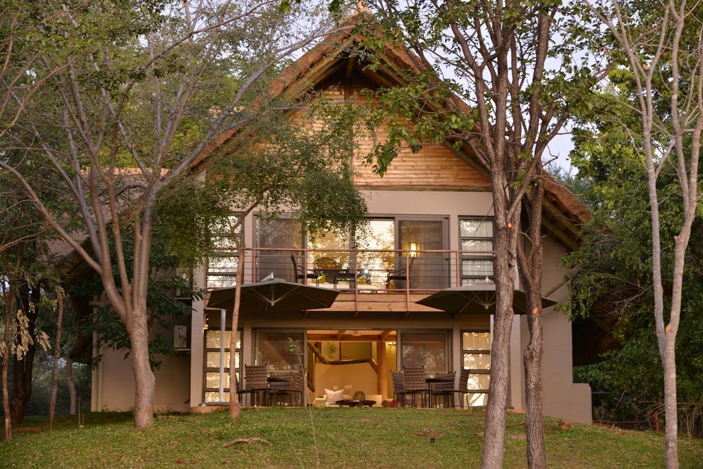 Victoria Falls Safari Suites Eksteriør bilde