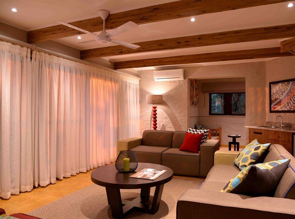 Victoria Falls Safari Suites Eksteriør bilde